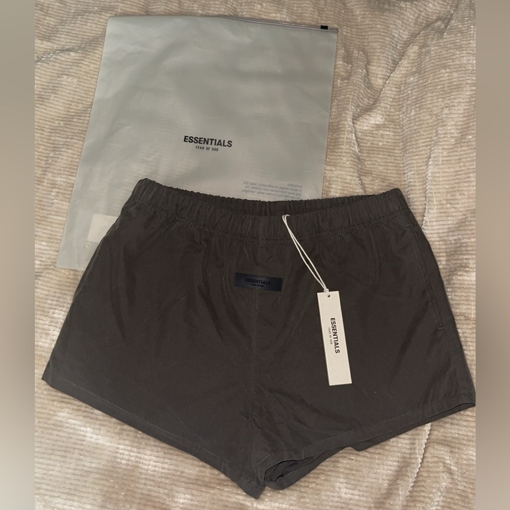 Essentials Women’s Dock Shorts